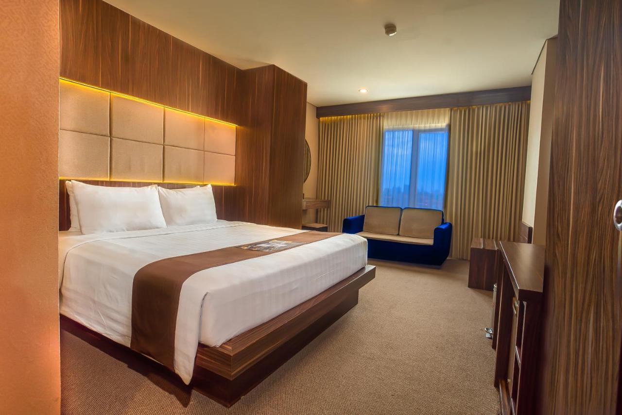 Royal Regantris Cendana Otel Surabaya Dış mekan fotoğraf