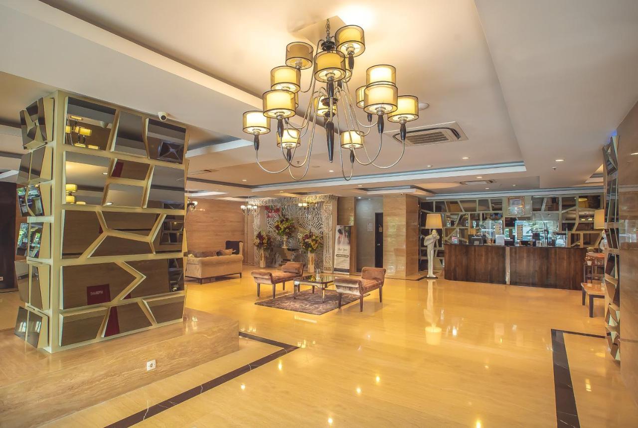 Royal Regantris Cendana Otel Surabaya Dış mekan fotoğraf