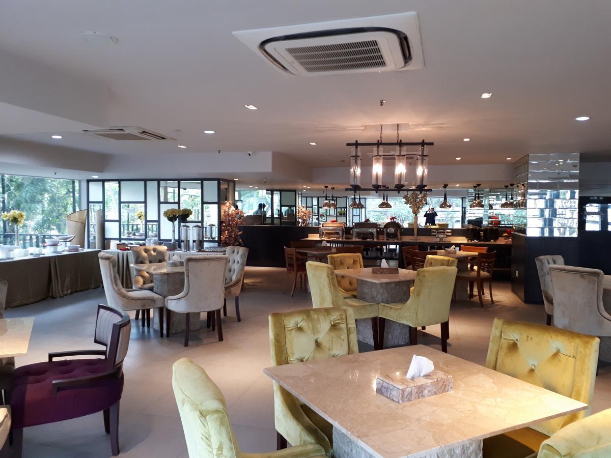 Royal Regantris Cendana Otel Surabaya Dış mekan fotoğraf