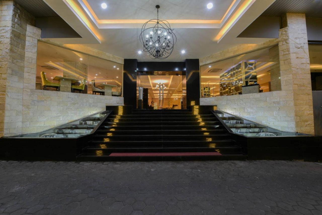 Royal Regantris Cendana Otel Surabaya Dış mekan fotoğraf