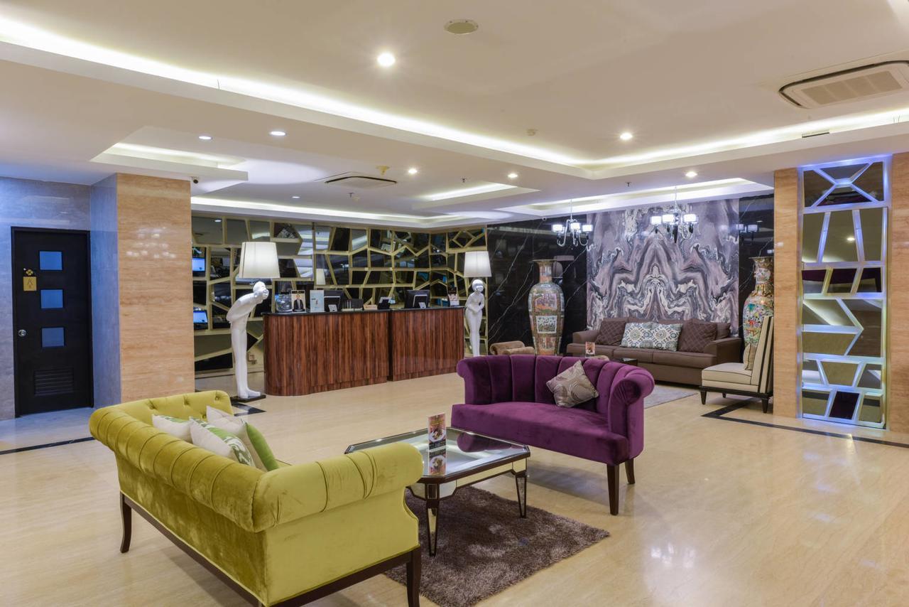 Royal Regantris Cendana Otel Surabaya Dış mekan fotoğraf