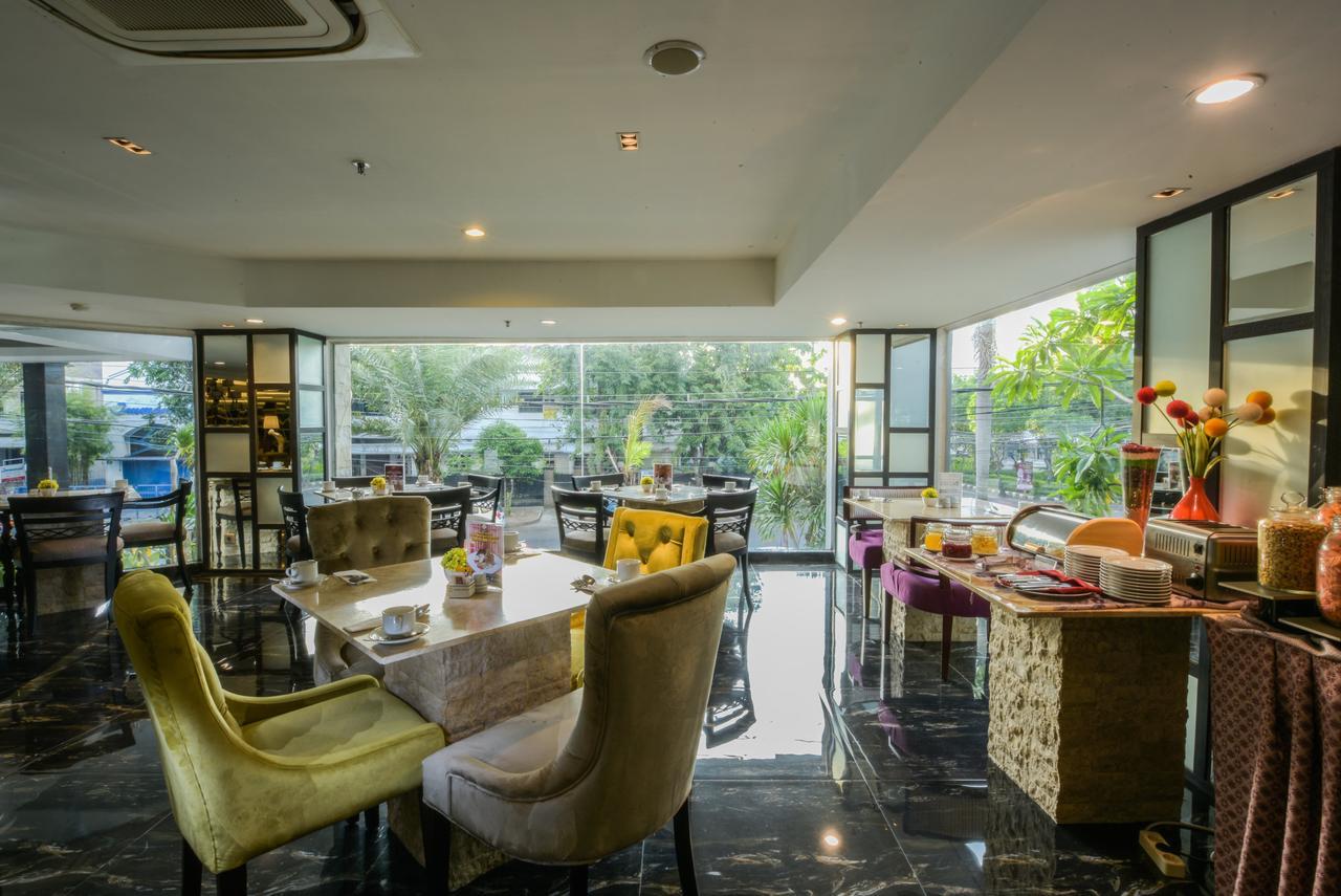 Royal Regantris Cendana Otel Surabaya Dış mekan fotoğraf